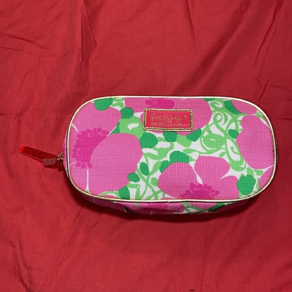 Lilly Pulitzer Handbags - Nwot Lilly Pulitzer Make Up Bag Estee Lauder Pink and Green floral